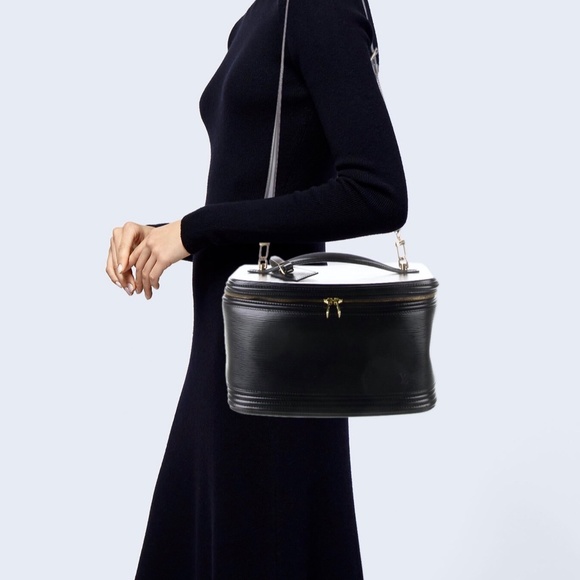 Louis Vuitton Epi Nice Bag - Picture 4 of 16